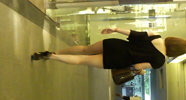 loclip sex Aila Donovan muốn kiêm và sex mẹ kế xoa âm hộ của cô.