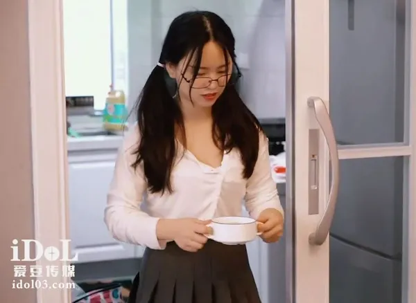 sex thuốc mê trung quốc Con gái về quê ăn tết bị bố dượng địt vì càng lớn càng ngon