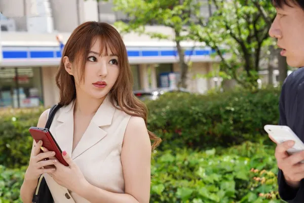 phim xxx nhật bản Lên tinder tìm người hẹn hò thì gặp phải chị quản lý xinh đẹp thiếu thốn ở công ty